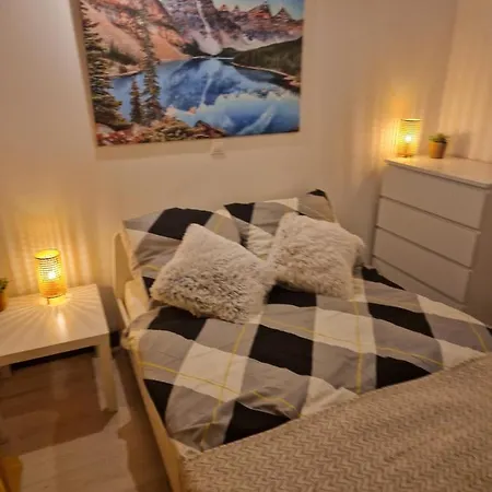 Trzech Krzyzy Konopnickiej 3 *