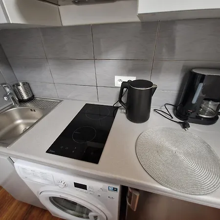 Trzech Krzyzy Konopnickiej 3 *